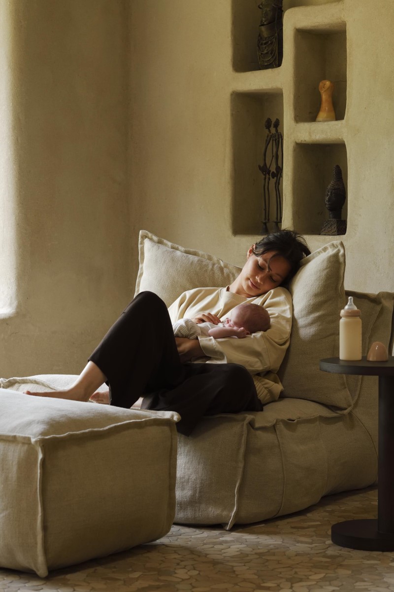 Ľanové relaxačné kreslo Quax - pohodlné dojčenie a odpočinok s bábätkom